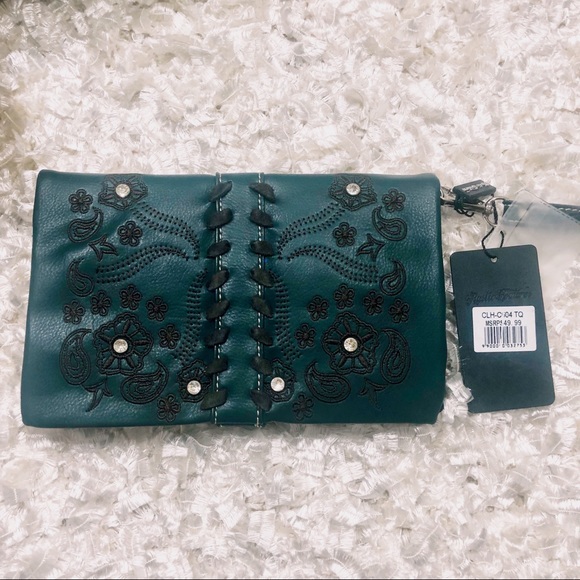 Rustic Coutures by Montana West 4 in 1 Clutch - Picture 2 of 5